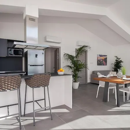 Design D'orlando - 2-bedrooms With Terrace Apartament