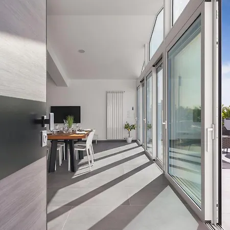 Apartment Design D'orlando - 2-bedrooms With Terrace